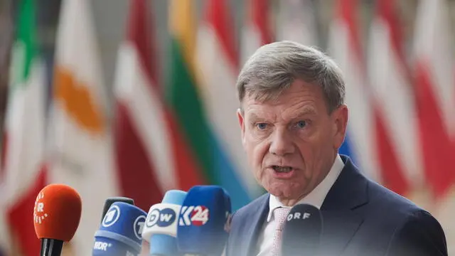 epa12119894 Germany's Foreign Minister Johann Wadephul speaks with the media as he arrives for the EU Foreign Affairs Council in the EU Council in Brussels, Belgium, 20 May 2025. EPA/OLIVIER MATTHYS