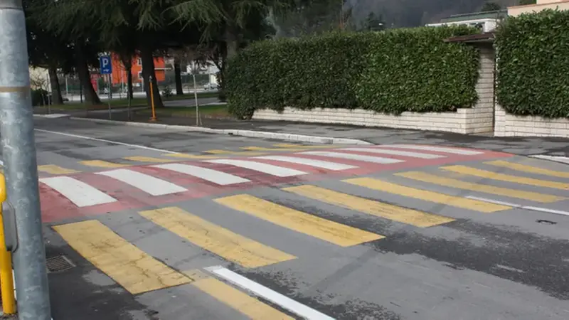 L'installazione dei dossi rallentatori è regolamentata dal Codice della Strada © www.giornaledibrescia.it
