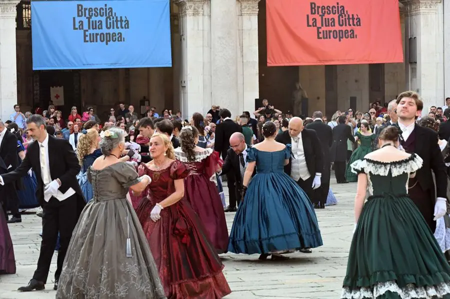 Il Gran Ballo ottocentesco della Croce Rossa