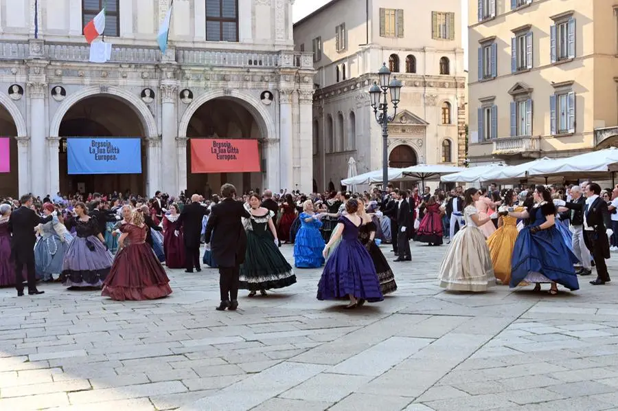 Il Gran Ballo ottocentesco della Croce Rossa