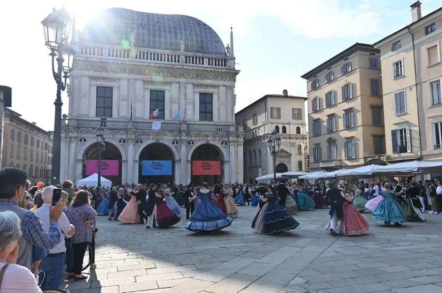 Il Gran Ballo ottocentesco della Croce Rossa