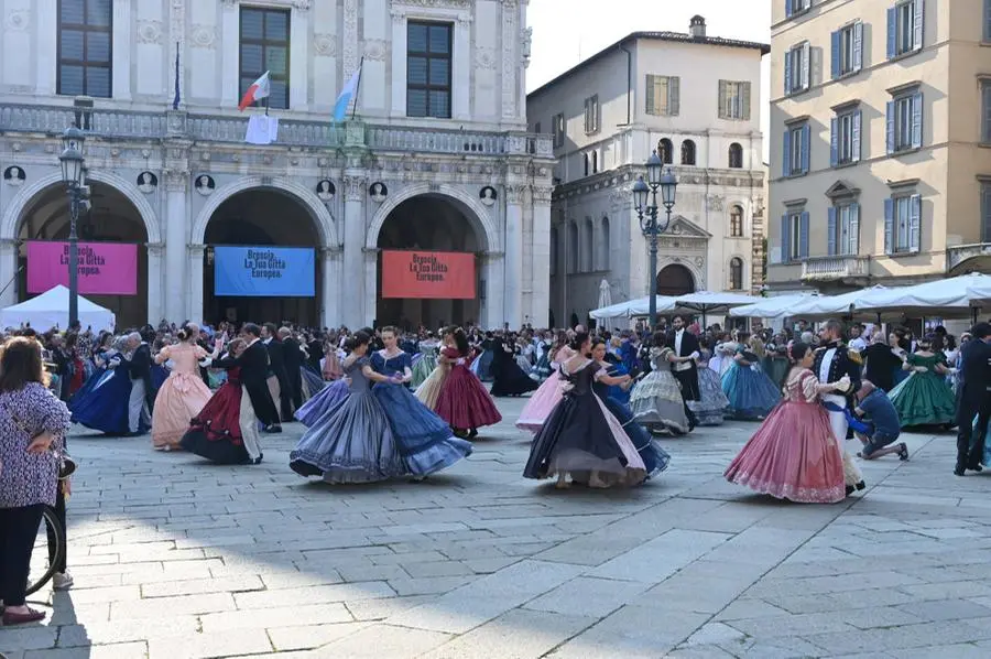 Il Gran Ballo ottocentesco della Croce Rossa