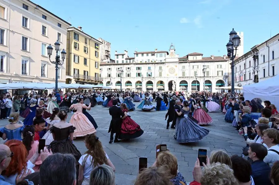 Il Gran Ballo ottocentesco della Croce Rossa