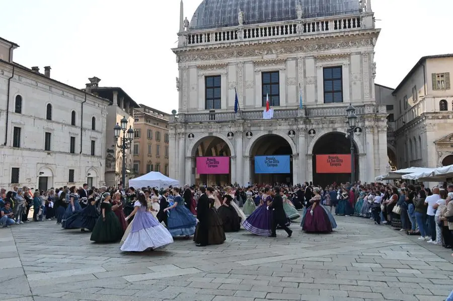 Il Gran Ballo ottocentesco della Croce Rossa