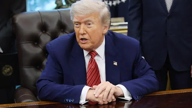 epa12129235 US President Donald Trump speaks after signing executive orders on nuclear energy in the Oval Office of the White House in Washington, D.C., USA, 23 May 2025. Trump signed a total of five executive orders aimed at easing restrictions and expanding the nuclear energy industry. EPA/SAMUEL CORUM / POOL