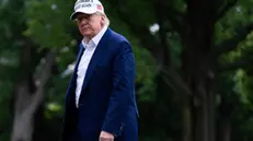 epa12135865 US President Donald Trump crosses the South Lawn after exiting Marine One at the White House in Washington, DC, USA, on 25 May 2025. Over the weekend, Trump delivered a speech to West Point graduates and spent Sunday in Bedminster, New Jersey. EPA/TIERNEY L CROSS / POOL