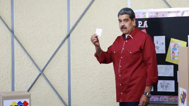 epa12135341 A handout photo made available by the Miraflores Palace press office shows Venezuelan President Nicolas Maduro voting in the elections for governors and deputies of the National Assembly in Caracas, Venezuela, 25 May 2025. EPA/Miraflores Palace press office HANDOUT ONLY AVAILABLE TO ILLUSTRATE THE ACCOMPANYING NEWS (MANDATORY CREDIT)HANDOUT EDITORIAL USE ONLY/NO SALES