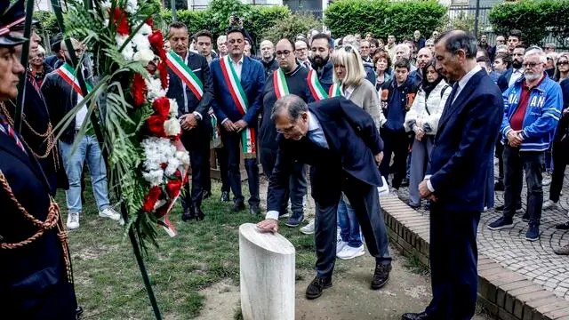 Il presidente del Senato Ignazio La Russa e il sindaco Giuseppe Sala alla commemorazione per Sergio Ramelli a Milano, 29 aprile 2023.ANSA/MOURAD BALTI TOUATI