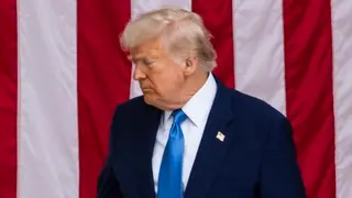 epa12137258 US President Donald J. Trump departs the National Memorial Day Observance at Arlington National Cemetery in Arlington, Virginia, USA, 26 May 2025. In a social media post on 25 May, President Trump said Russian President Vladimir Putin 'has gone absolutely crazy' after Russia launched a massive drone attack against Ukraine. EPA/JIM LO SCALZO