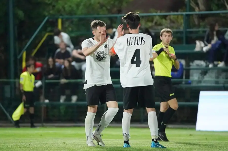 SPORT CALCIO 45¡ TORNEO NOTTURNO POLPENAZZE PRIMA ARTAKROMO/PRANDELLI PRESSOFUSIONI/IAM - BAR STAZIONE/OSTERIA LO ZUANO/CARROZZERIA BENACO/LAGOMAR FISH MARAI AEOLUS NELLA FOTO ESULTANZA BARSTAZIONE 27-05-2025 perteghella@newreporter