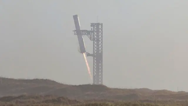 epa11829418 The SpaceX 'Starship' rocket takes off from the company's Starbase facility in Boca Chica, Texas, USA, 16 January 2025. This is the company's seventh test flight attempt to test the 'Starship' rocket and the second time that SpaceX successfully caught the rocket booster during landing. EPA/MICHAEL GONZALEZ