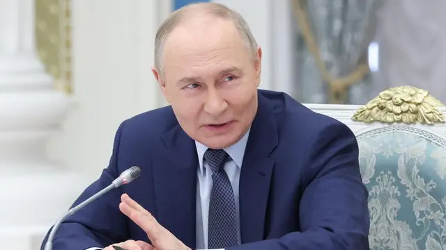 epa12139117 Russian President Vladimir Putin holds a meeting of the Russia - Land of Opportunities Supervisory Board at the Kremlin in Moscow, Russia, 27 May 2025. EPA/ALEXANDER KAZAKOV/SPUTNIK/KREMLIN POOL MANDATORY CREDIT