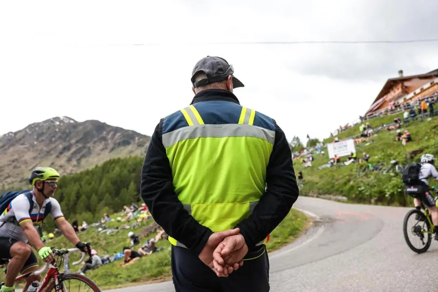 L'attesa per il passaggio del Giro d'Italia 2025 sul Mortirolo