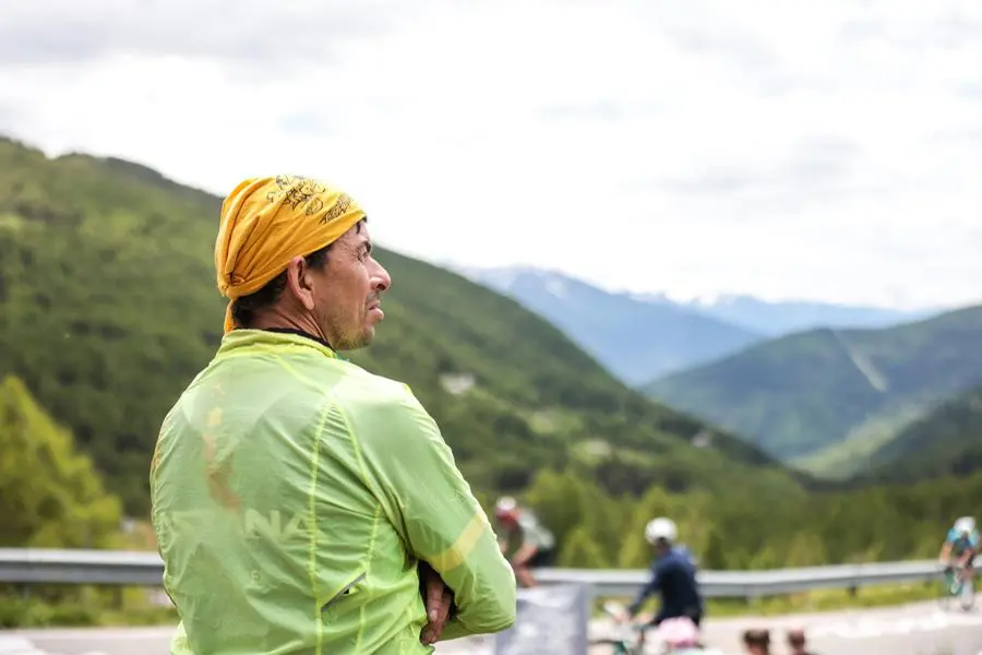 L'attesa per il passaggio del Giro d'Italia 2025 sul Mortirolo