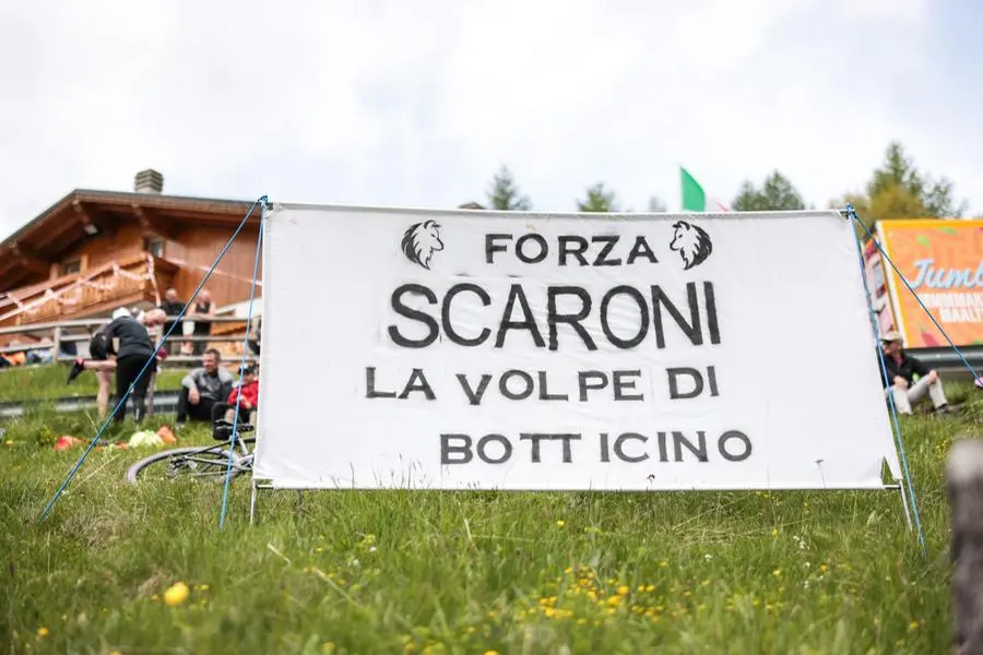 L'attesa per il passaggio del Giro d'Italia 2025 sul Mortirolo