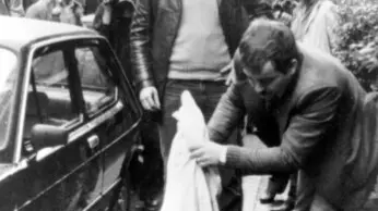 roma- corpo di WALTER TOBAGI - una foto d'archvio dell'attentato algiornalista di milano Walter Tobagi- - ansa-
