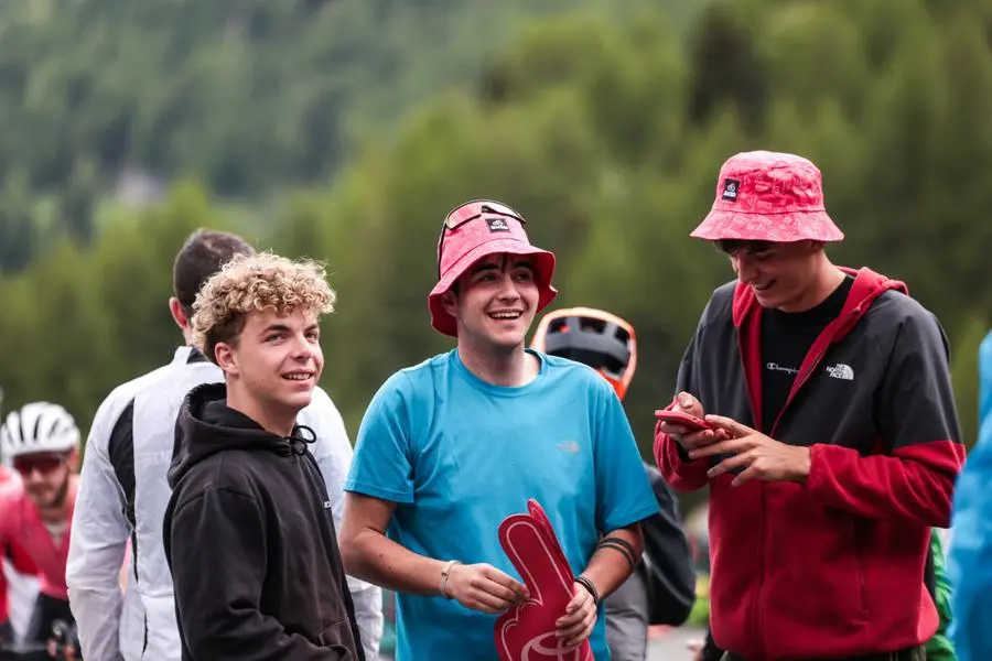 Il pubblico sul Mortirolo per il Giro d'Italia 2025