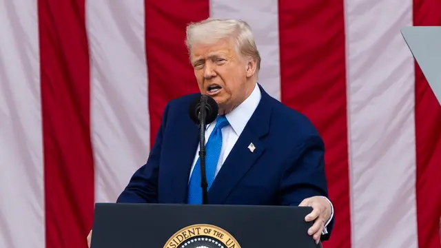 epa12137259 US President Donald J. Trump speaks at the National Memorial Day Observance at Arlington National Cemetery in Arlington, Virginia, USA, 26 May 2025. In a social media post on 25 May, President Trump said Russian President Vladimir Putin ‘has gone absolutely crazy’ after Russia launched a massive drone attack against Ukraine. EPA/JIM LO SCALZO