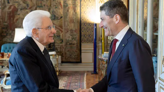 Roma - Il Presidente Sergio Mattarella accoglie il Prefetto Vittorio Pisani, Capo della Polizia – Direttore generale della pubblica sicurezza, in occasione del 173° anniversario di costituzione della Polizia di Stato, oggi 11 aprile 2025 (Foto di Paolo Giandotti - Ufficio per la Stampa e la Comunicazione della Presidenza della Repubblica)