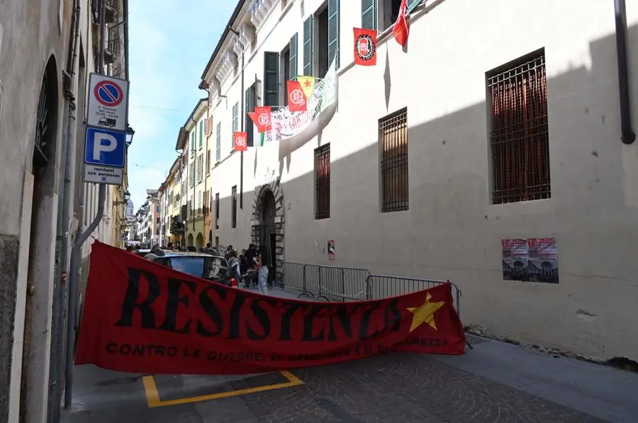 L'occupazione di palazzo Gambara a Brescia