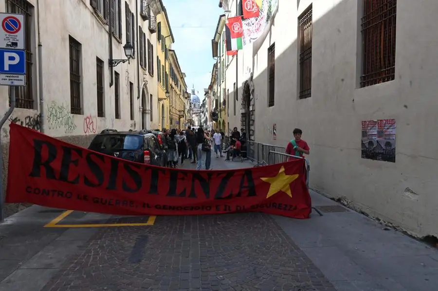 L'occupazione di palazzo Gambara a Brescia