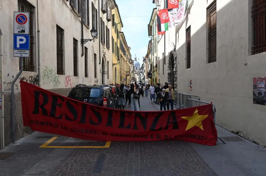L'occupazione di palazzo Gambara a Brescia