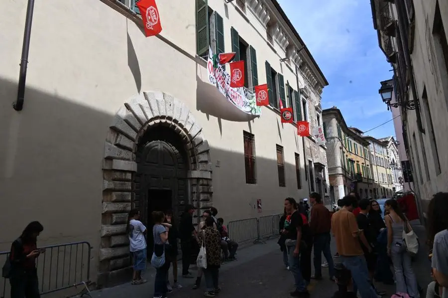 L'occupazione di palazzo Gambara a Brescia