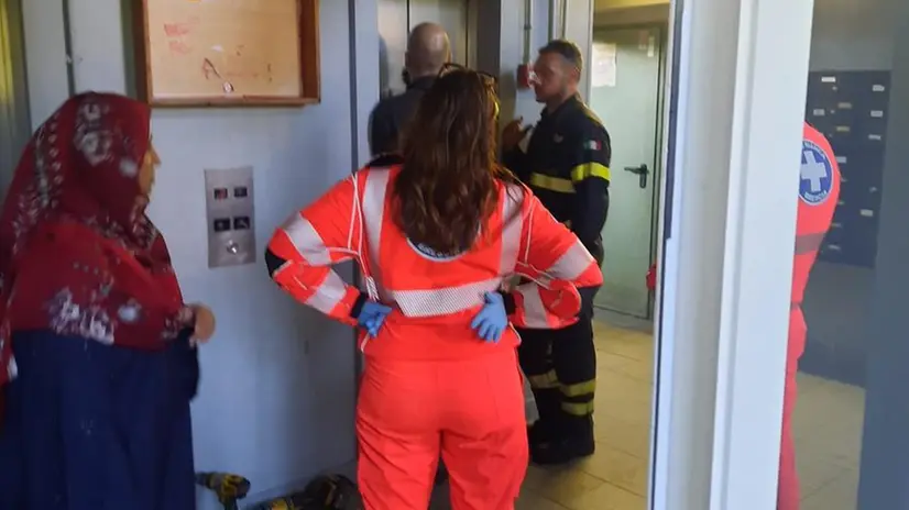 Un altro uomo bloccato in ascensore alla Torre Raffaello