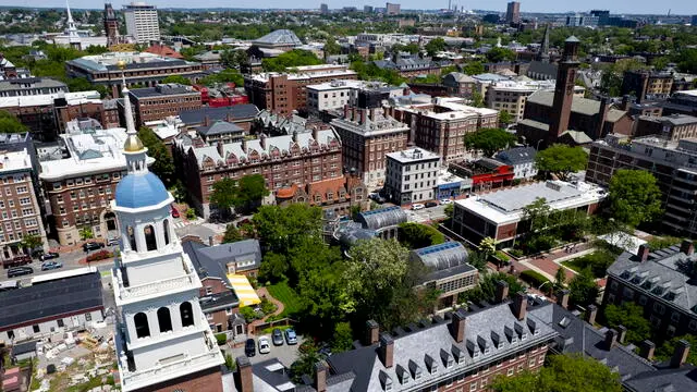 epa12139442 Harvard's Lowell House tower over the Harvard University campus in Cambridge, Massachusetts, USA, 27 May 2025. US President Donald Trump has instructed all federal agencies to terminate all federal government contracts, estimated to be 100 million dollars (88.2 million euros) with Harvard and its affiliates. EPA/CJ GUNTHER