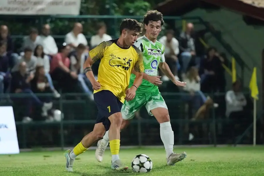 SPORT CALCIO 45¡ TORNEO NOTTURNO POLPENAZZE GIRONE 2 COMIPONT/REALVALVERDE/AS29 - AZ. AGRICOLA DURANTI E AMADEI/TDK IMPIANTI/CONFEZIONI GRAZIA NELLA FOTO QUARENA E POZZONI 29-05-2025 perteghella@newreporter