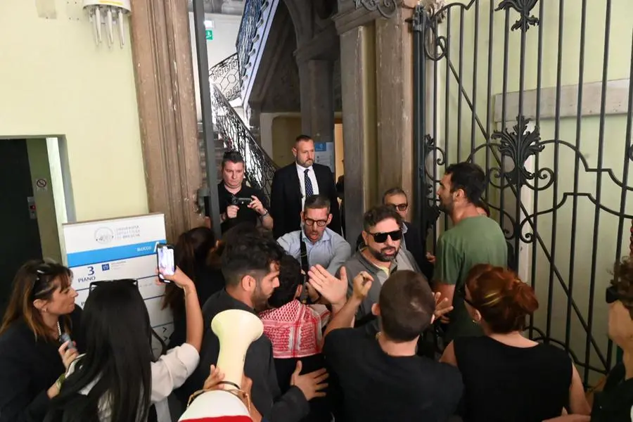 Le proteste contro Tajani all'UniBs