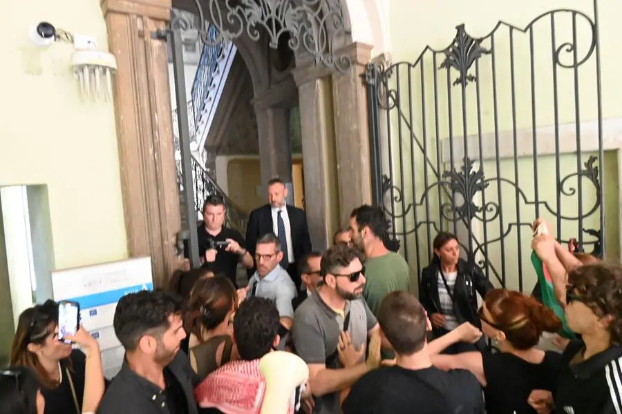 Le proteste contro Tajani all'UniBs