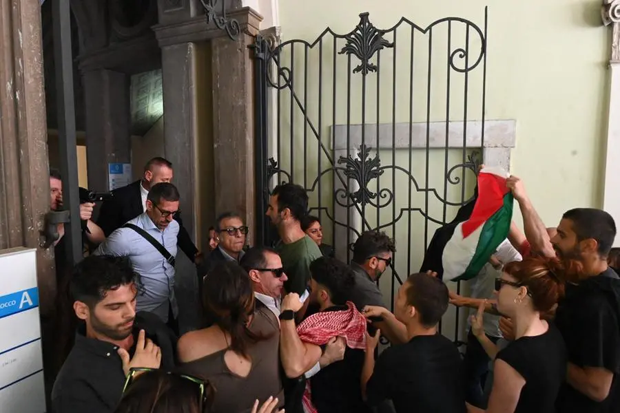 Le proteste contro Tajani all'UniBs