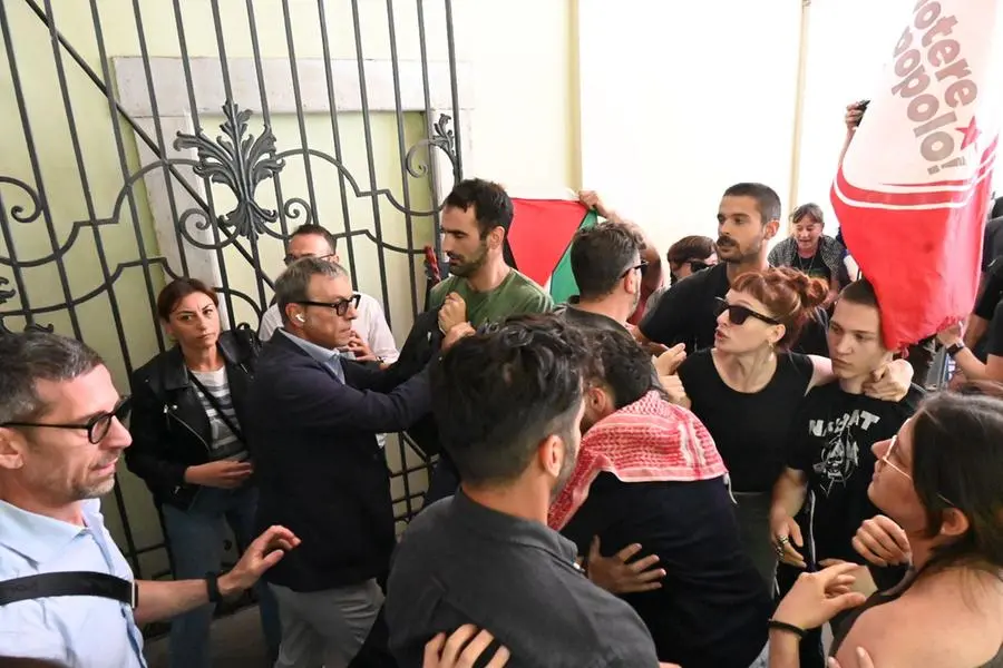 Le proteste contro Tajani all'UniBs