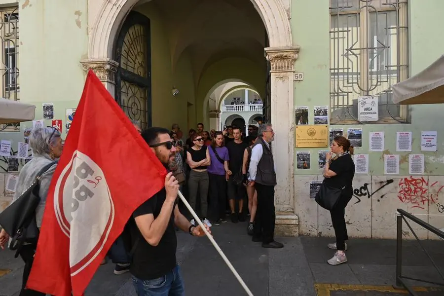 Le proteste contro Tajani all'UniBs