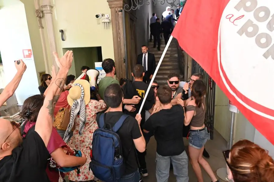 Le proteste contro Tajani all'UniBs