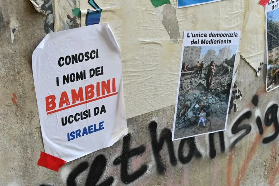 Le proteste contro Tajani all'UniBs