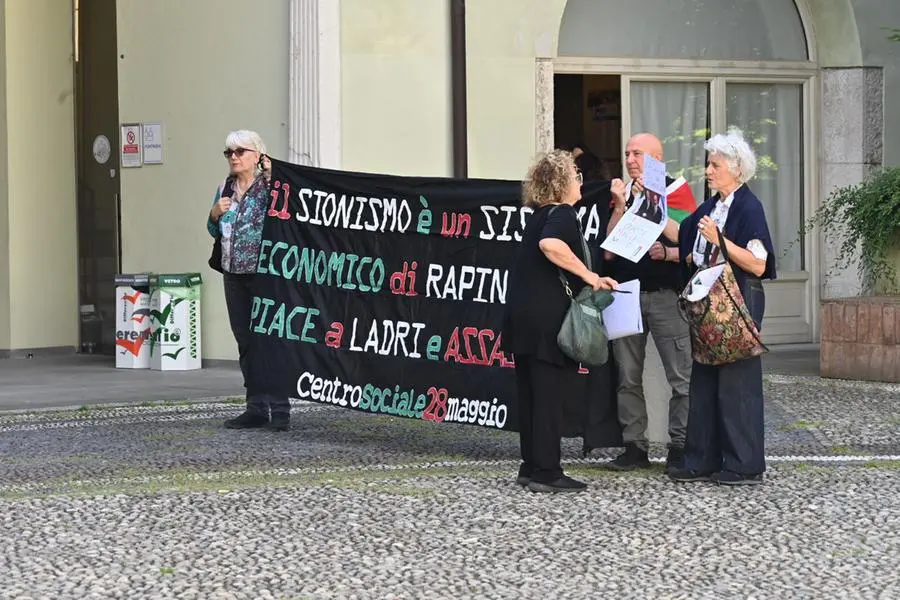 Le proteste contro Tajani all'UniBs