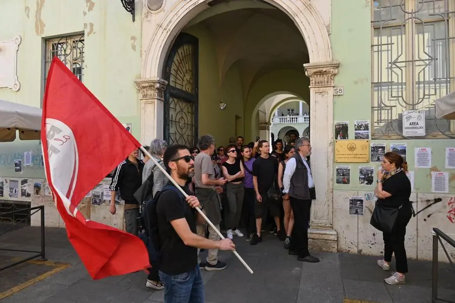 Le proteste contro Tajani all'UniBs