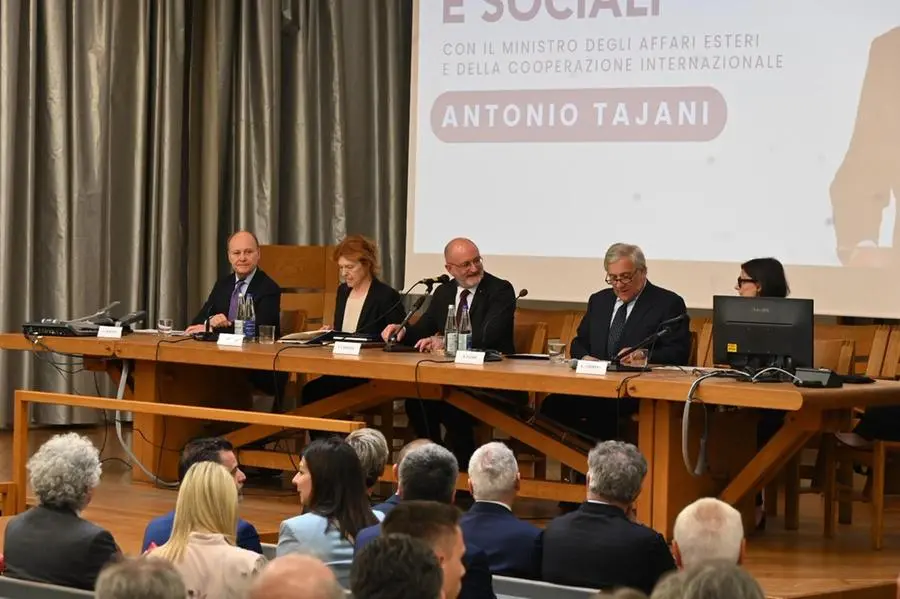 Il ministro Antonio Tajani inaugura il corso di Scienze politiche in UniBs