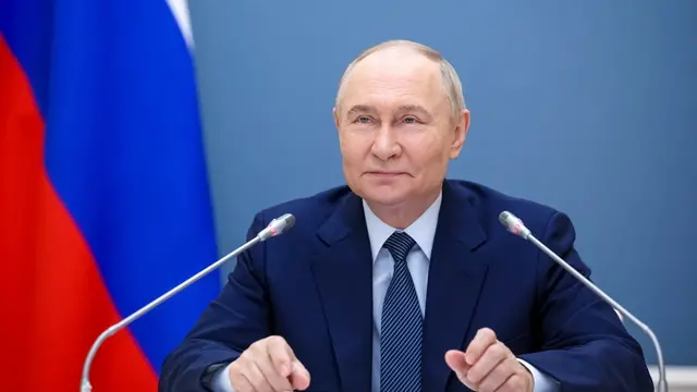 epa12143778 Russian President Vladimir Putin attends a meeting via videoconference with mothers awarded the honorary title of 'Mother Heroine' and families decorated with the 'Order of Parental Glory' ahead of the International Children's Day, at the Kremlin in Moscow, Russia, 29 May 2025. The 'Mother Heroine' is a title awarded to mothers bearing and raising ten or more children, while the 'Order of Parental Glory' is awarded to biological or adoptive parents with seven or more children, according to the official website of the Russian president. EPA/ALEXANDER KAZAKOV/SPUTNIK/KREMLIN POOL MANDATORY CREDIT