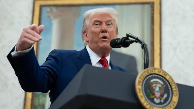 epa12141446 US President Donald Trump speaks at the swearing-in ceremony for Jeanine Pirro, as interim US Attorney for the District of Columbia, in the Oval Office at the White House in Washington, DC, USA, 28 May 2025. EPA/Chris Kleponis - Pool via CNP / POOL
