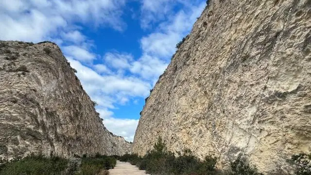 Il canyon di Tuvixeddu dove fu trovata Manuela Murgia, la 16enne trovata morta il 5 febbraio del 1995 a Cagliari. ANSA/ MARCELLO POLASTRI