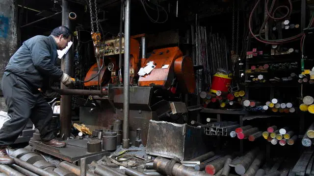 epa11887303 A South Korean laborer works in a small metal fabrication plant, in Seoul, South Korea, 11 February 2025. Trump ordered a 25 percent tariff on steel and aluminum imports on 10 February 2025. EPA/JEON HEON-KYUN