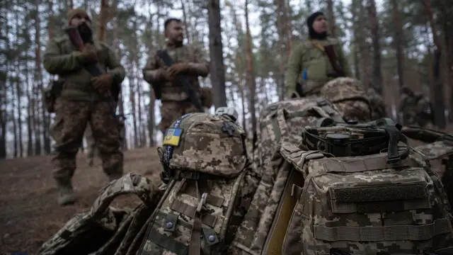 epa11754177 Foreign fighters attend a training with the 3rd Ukrainian Assault Brigade, at an undisclosed location in the Kharkiv region, Ukraine, 02 December 2024 (issued 03 December 2024). After the Russian invasion began in February 2022, the Ukrainian government regulated the gradual incorporation of foreign fighters into regular armed forces. The 3rd Ukrainian Assault Brigade opened its ranks to foreign fighters only recently, attracting a number of Colombian nationals. Foreign fighters who join the Ukrainian army sign an employment contract that gives them the same rights as Ukrainian soldiers. EPA/MARIA SENOVILLA