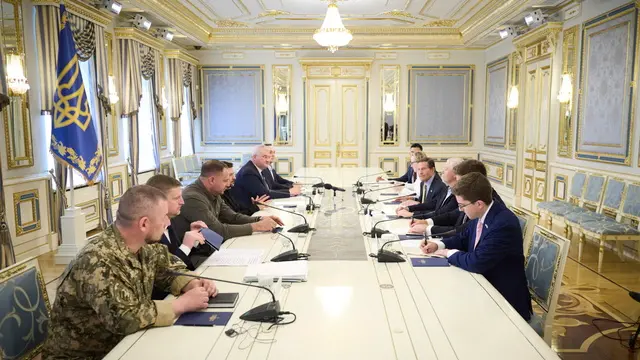 epa12145799 A handout photo made available by the Ukrainian Presidential Press Service shows Ukrainian President Volodymyr Zelensky (4-L) during a meeting with US Senators Lindsey Graham (3-R) and Richard Blumenthal (4-R) in Kyiv, Ukraine, 30 May 2025. US Senators Graham and Blumenthal, who represent the Republican and Democratic Parties of the United States, arrived in Ukraine to meet with top Ukrainian officials amid the Russian invasion. EPA/UKRAINIAN PRESIDENTIAL PRESS SERVICE HANDOUT -- MANDATORY CREDIT: UKRAINIAN PRESIDENTIAL PRESS SERVICE -- HANDOUT EDITORIAL USE ONLY/NO SALES