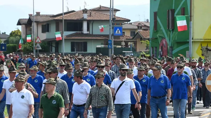 A Torbole l'adunata degli alpini della sezione di Brescia