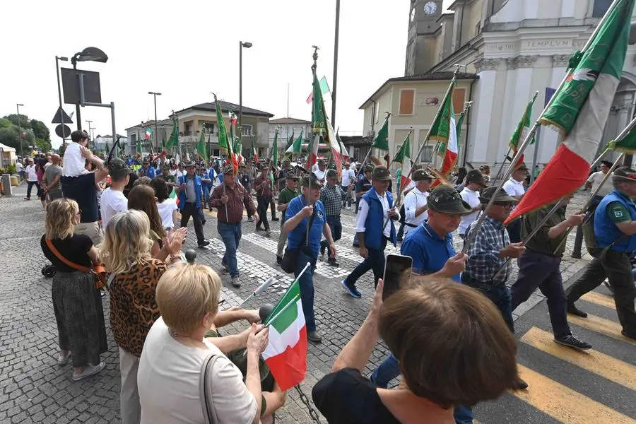 A Torbole l'adunata degli alpini della sezione di Brescia