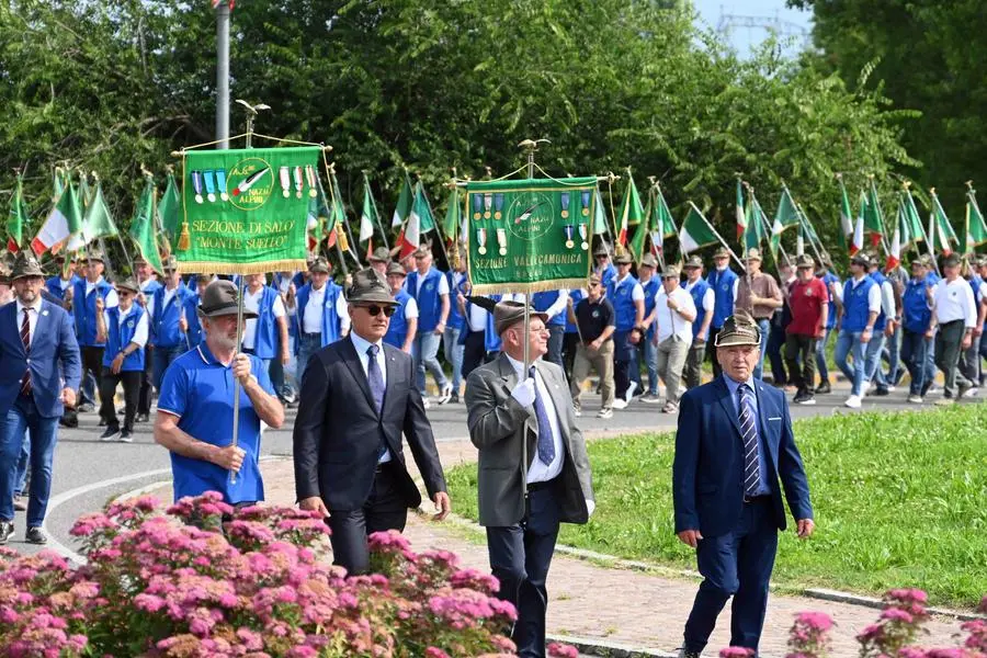 A Torbole l'adunata degli alpini della sezione di Brescia