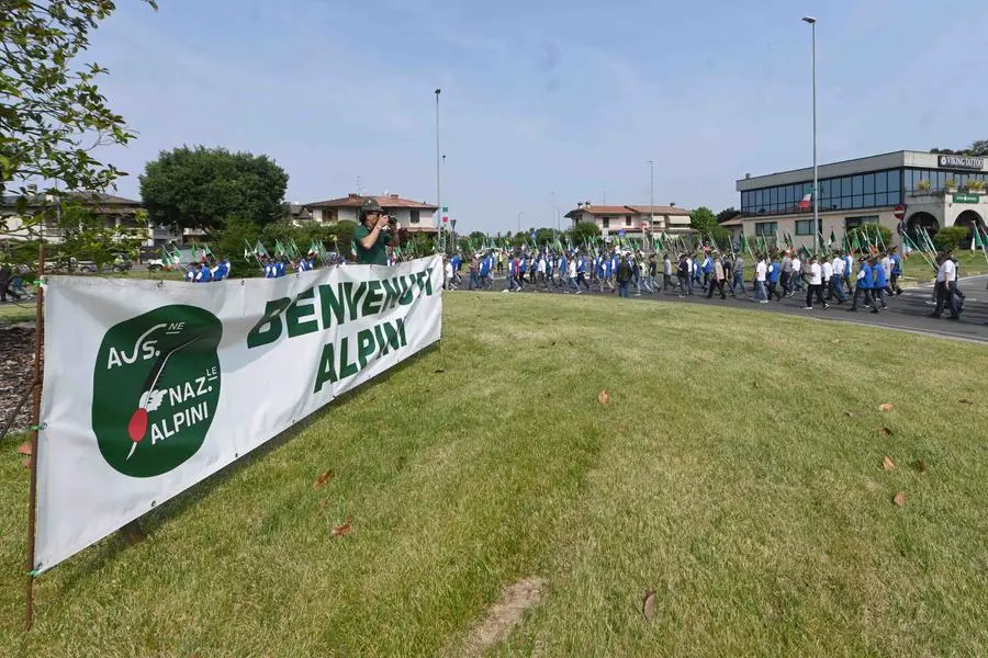 A Torbole l'adunata degli alpini della sezione di Brescia